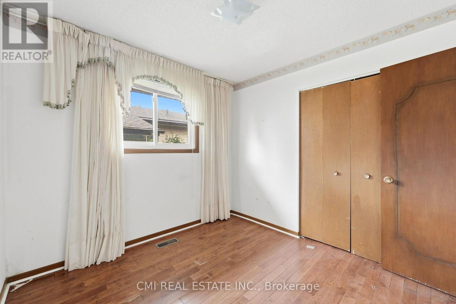 185 Lavina Crescent, Hamilton, ON - Indoor Photo Showing Other Room