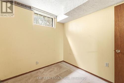 185 Lavina Crescent, Hamilton, ON - Indoor Photo Showing Other Room