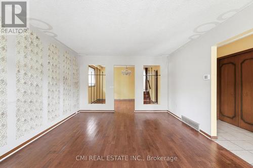 185 Lavina Crescent, Hamilton, ON - Indoor Photo Showing Other Room
