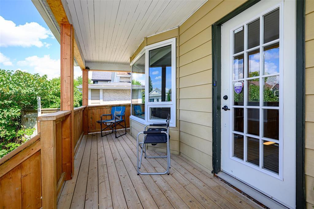 405 Queen Street, Winnipeg, MB - Outdoor With Deck Patio Veranda With Exterior