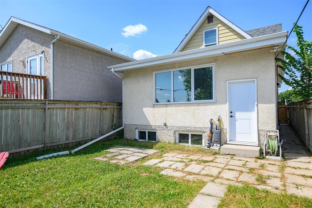 405 Queen Street, Winnipeg, MB - Outdoor