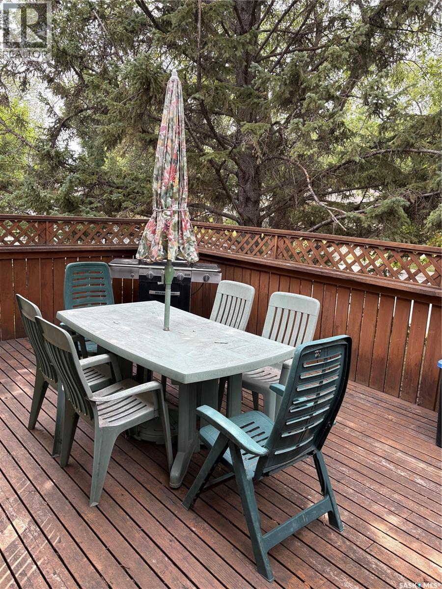 3116 3Rd Avenue N, Regina, SK - Outdoor With Deck Patio Veranda