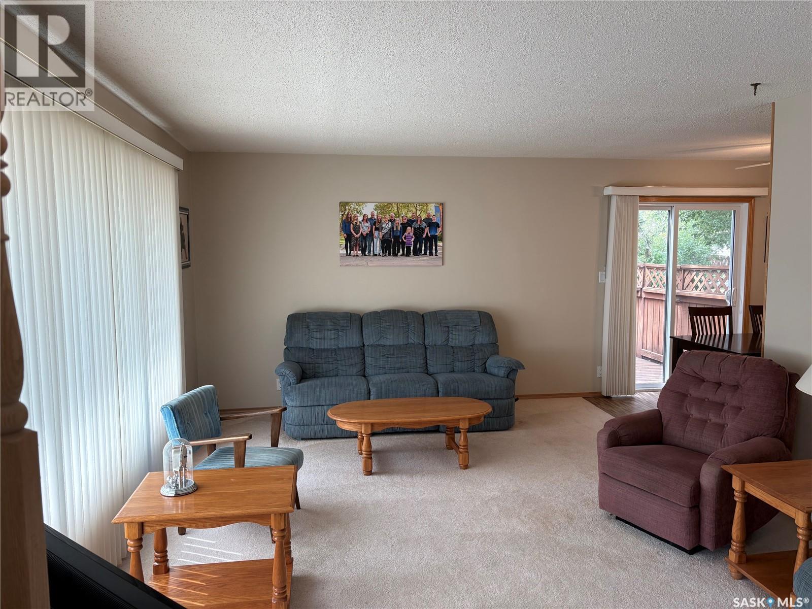 3116 3Rd Avenue N, Regina, SK - Indoor Photo Showing Living Room