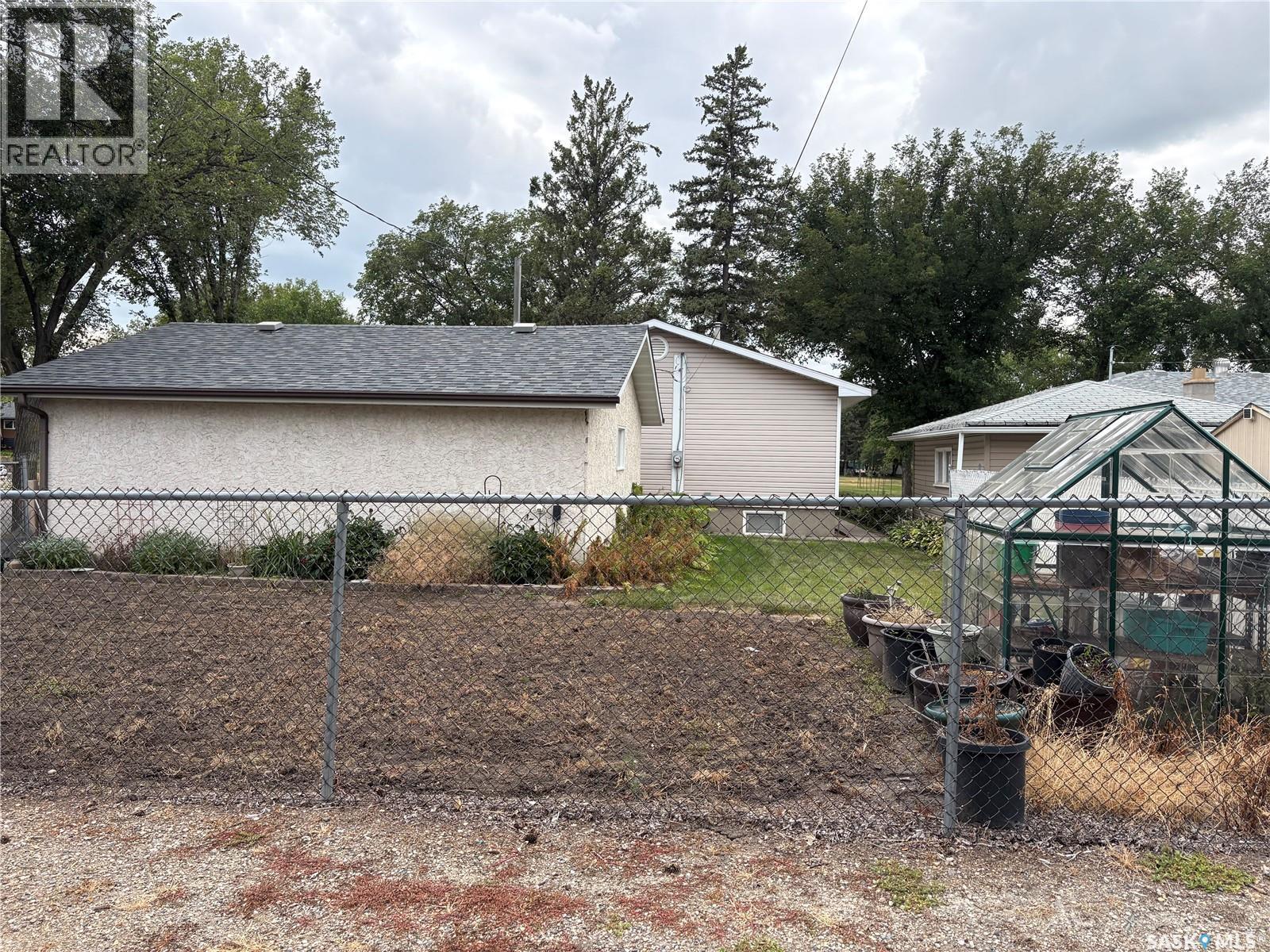 3116 3Rd Avenue N, Regina, SK - Outdoor