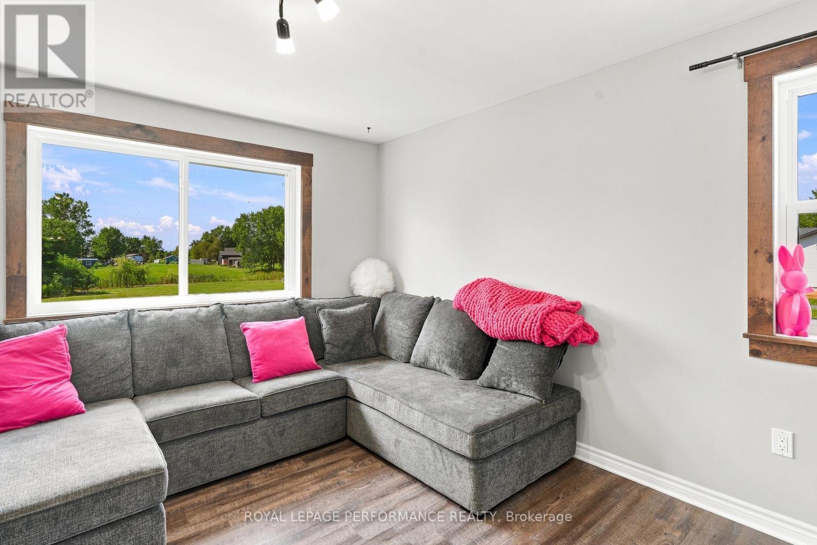 2971 Chartrand Street, Champlain, ON - Indoor Photo Showing Living Room
