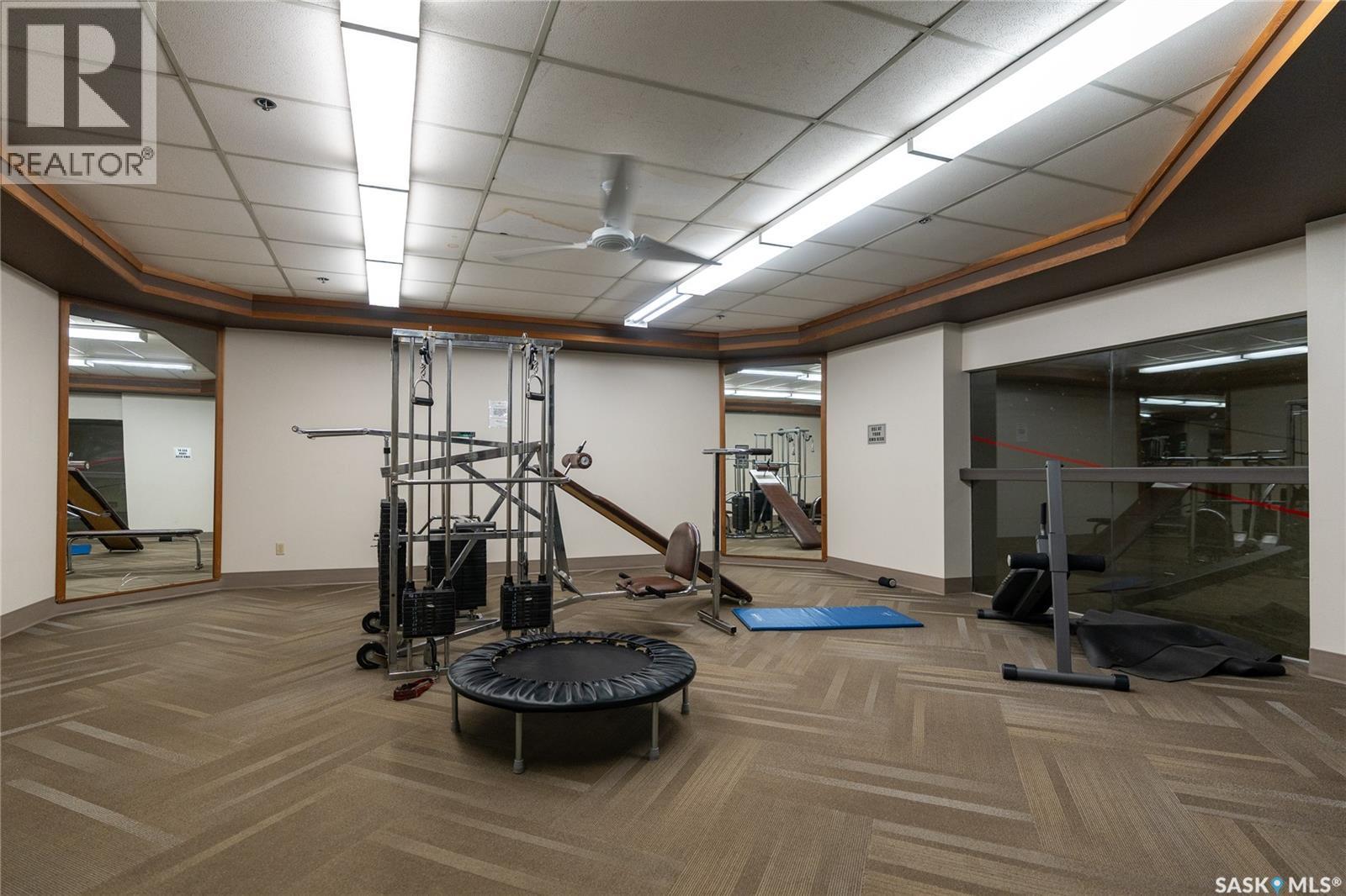 2402 311 6Th Avenue, Saskatoon, SK - Indoor