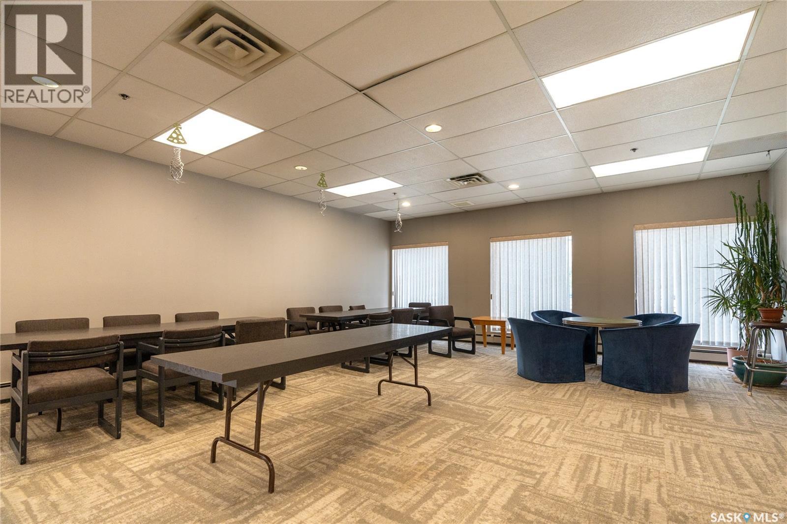 2402 311 6Th Avenue, Saskatoon, SK - Indoor Photo Showing Other Room