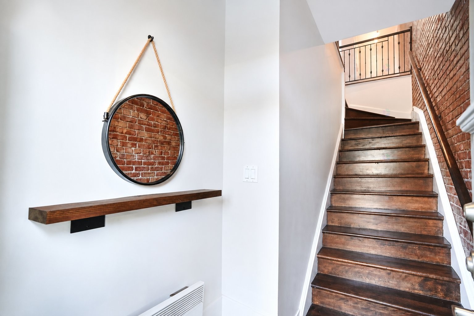 Staircase - 2262 Av. Regent, Montréal (Côte-Des-Neiges/Notre-Dame-De-Grâce), QC - Indoor Photo Showing Other Room