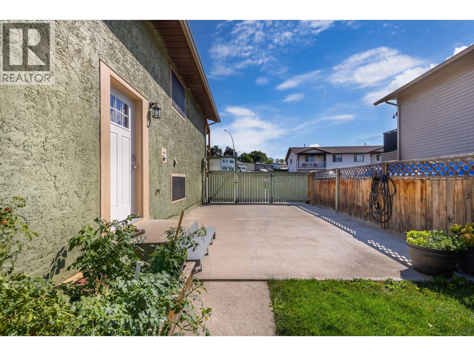 3703 Commonage Crescent, Vernon, BC - Outdoor