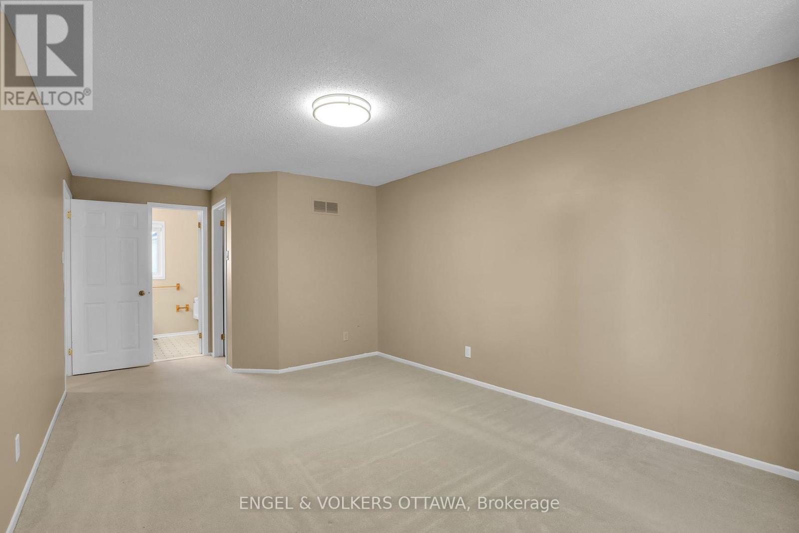 Primary Bedroom - 28 Weybridge Drive, Ottawa, ON - Indoor Photo Showing Other Room