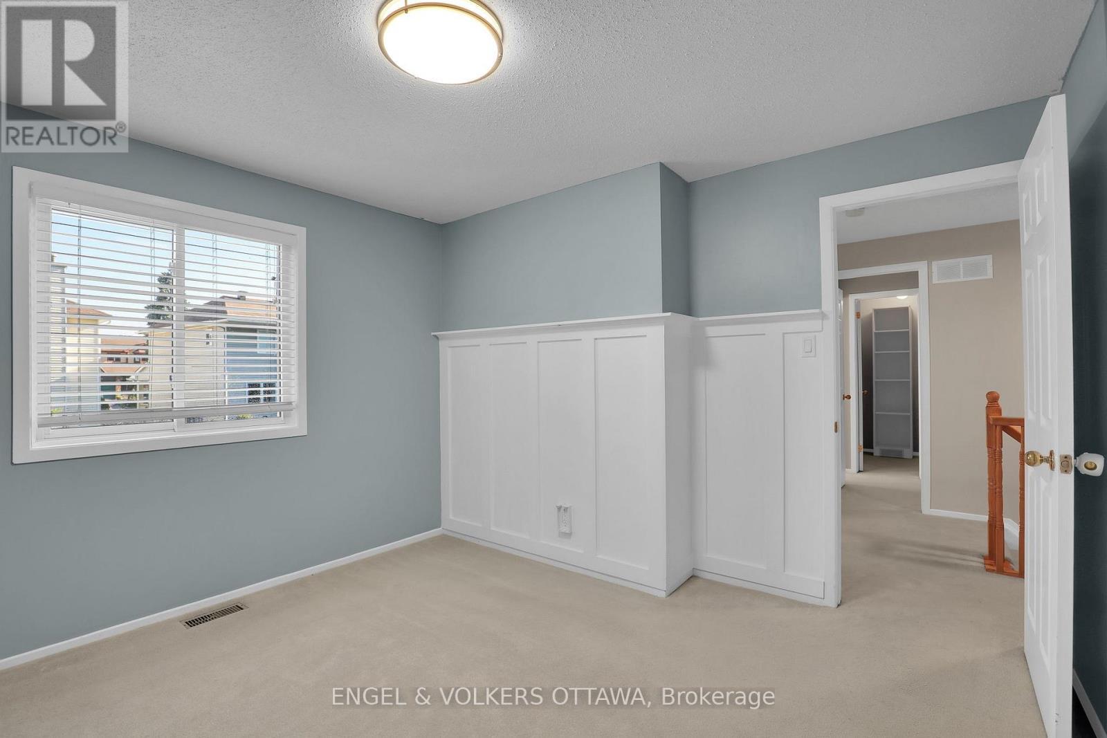 2nd Bedroom - other side - 28 Weybridge Drive, Ottawa, ON - Indoor Photo Showing Other Room