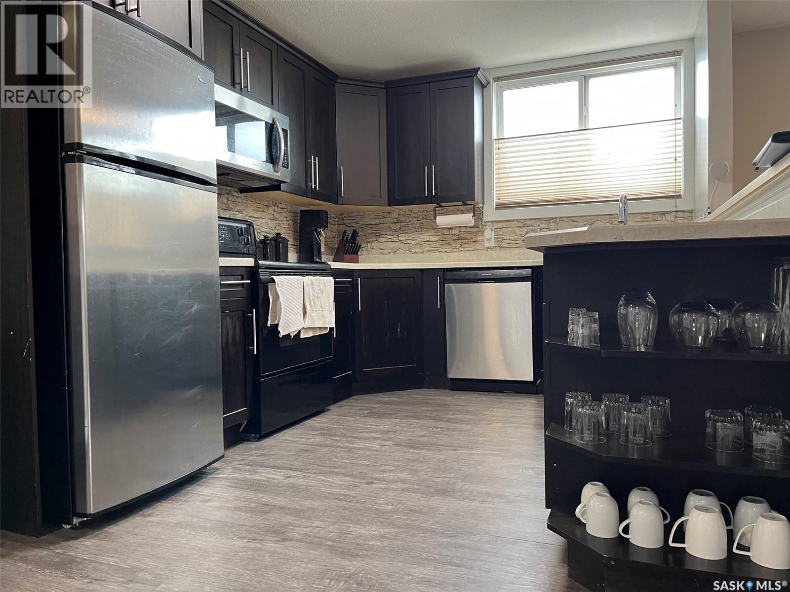 24 125 Froom Crescent, Regina, SK - Indoor Photo Showing Kitchen