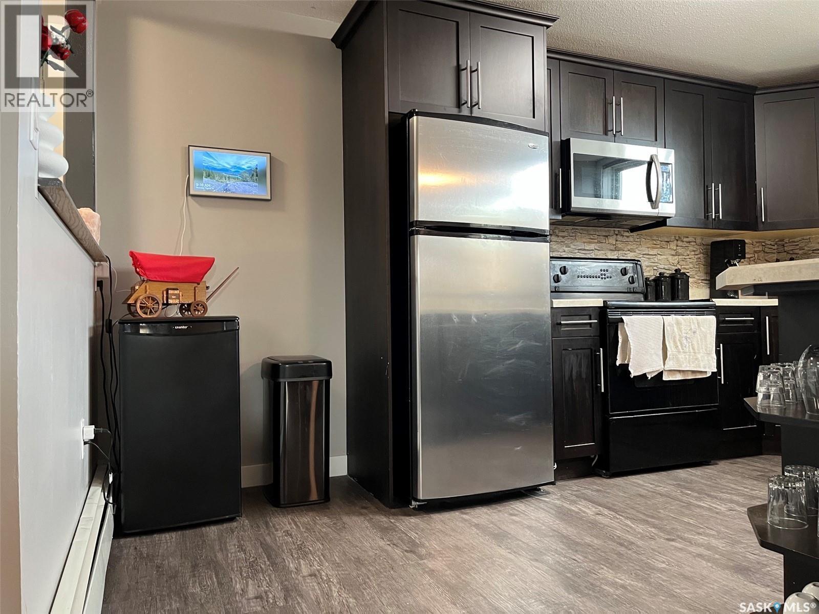 24 125 Froom Crescent, Regina, SK - Indoor Photo Showing Kitchen