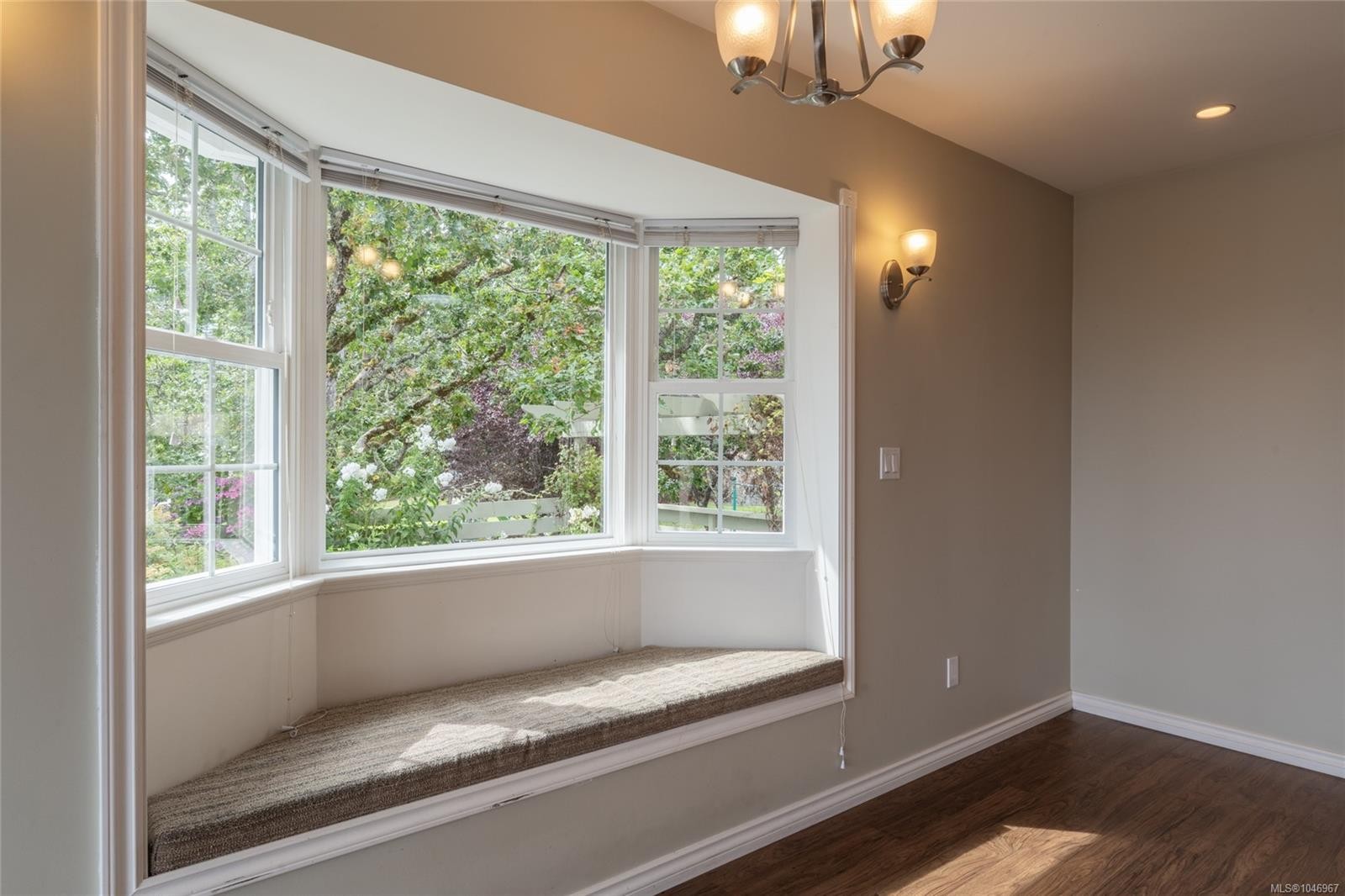 253/255 Heddle Ave, View Royal, BC - Indoor Photo Showing Other Room