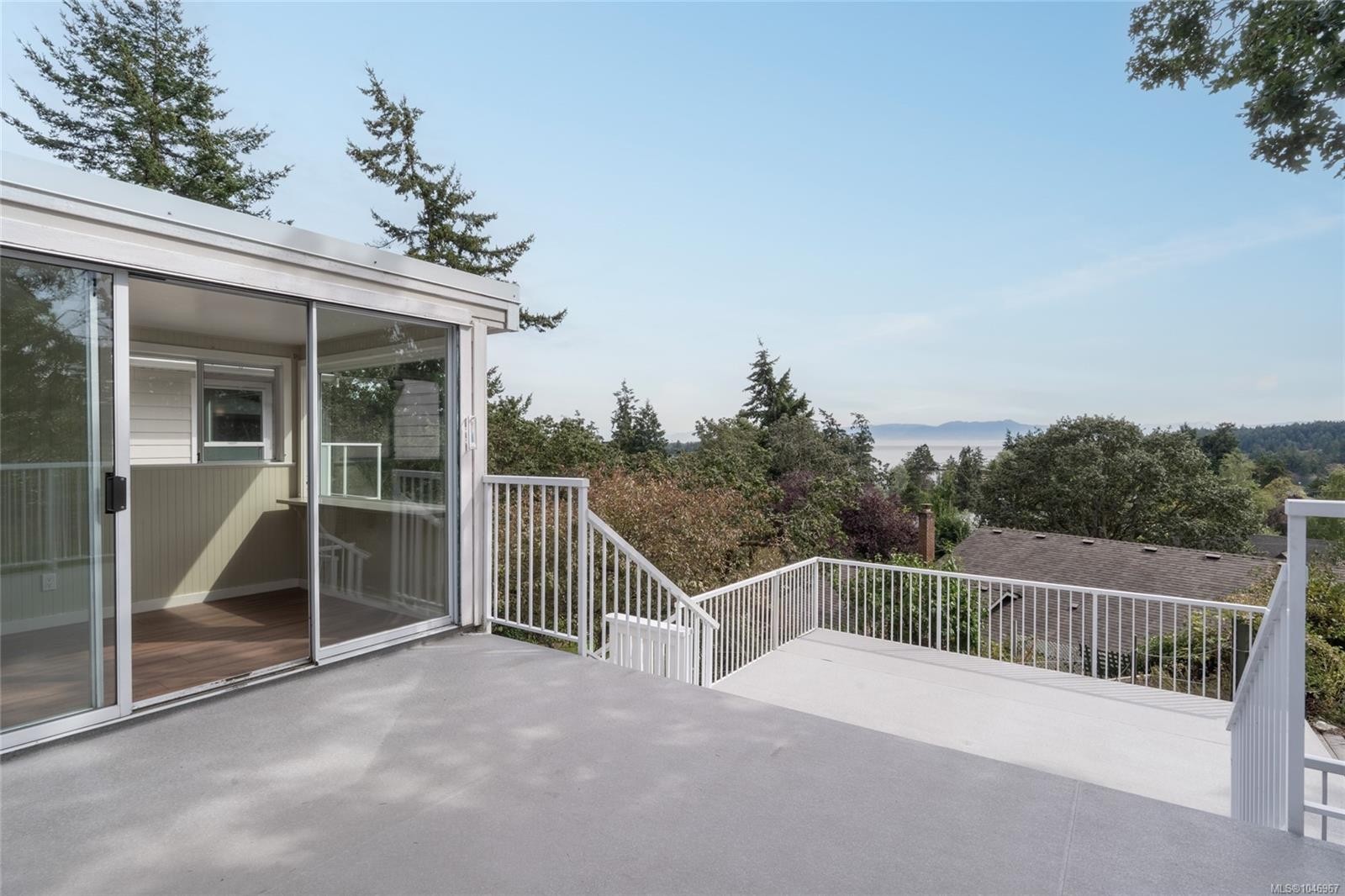 253/255 Heddle Ave, View Royal, BC - Outdoor With Deck Patio Veranda With Exterior