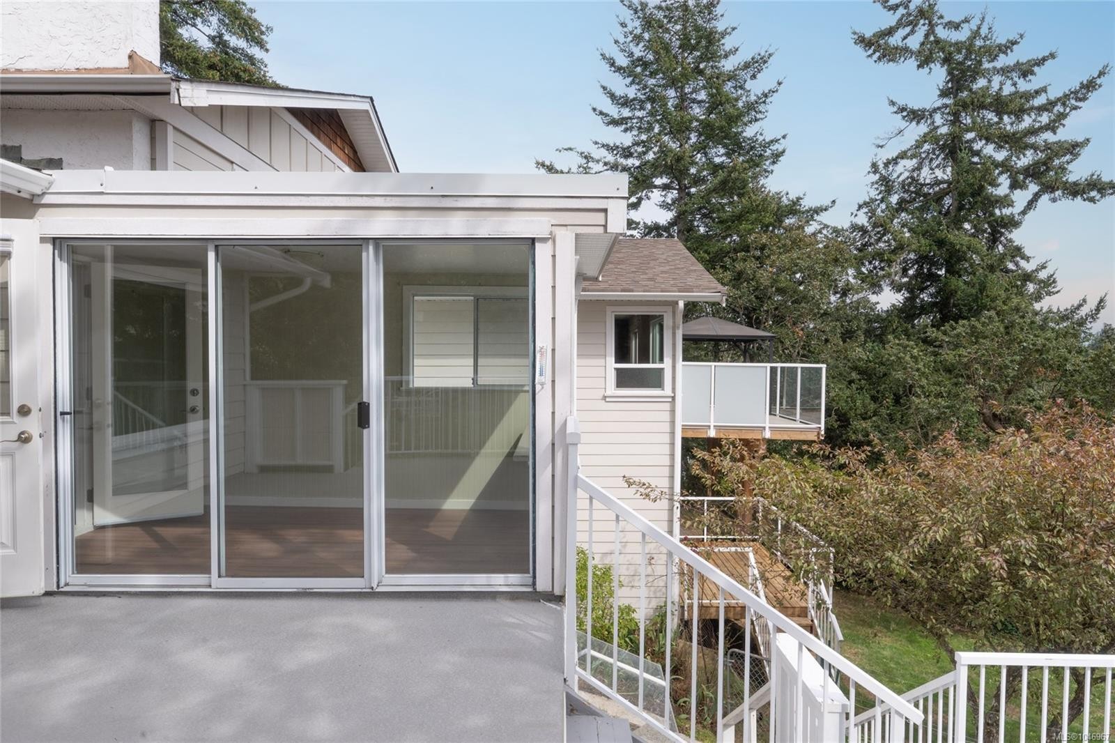 253/255 Heddle Ave, View Royal, BC - Outdoor With Deck Patio Veranda
