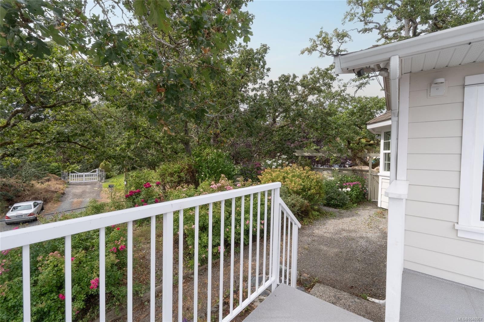 253/255 Heddle Ave, View Royal, BC - Outdoor
