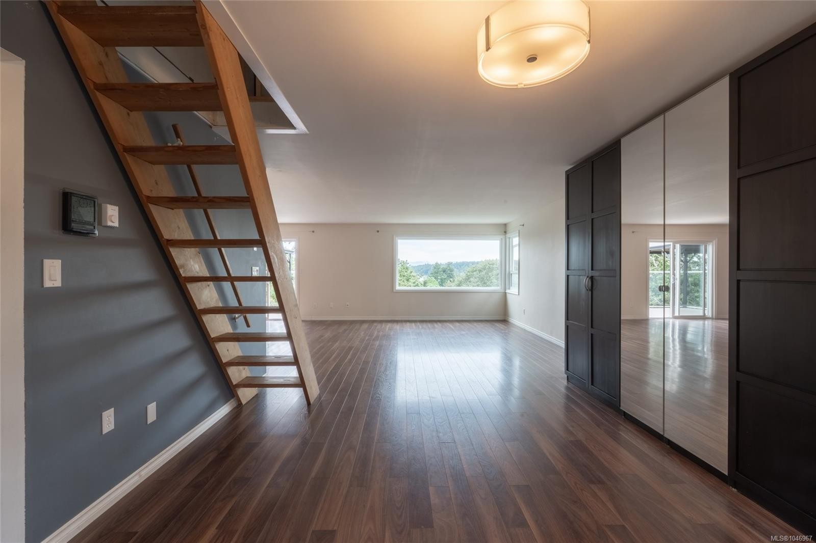 253/255 Heddle Ave, View Royal, BC - Indoor Photo Showing Other Room