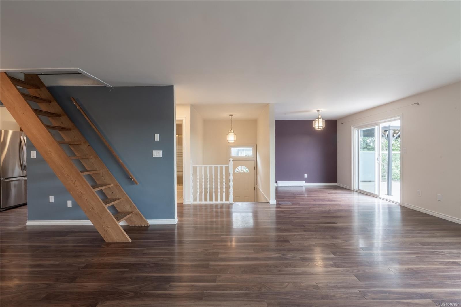 253/255 Heddle Ave, View Royal, BC - Indoor Photo Showing Other Room