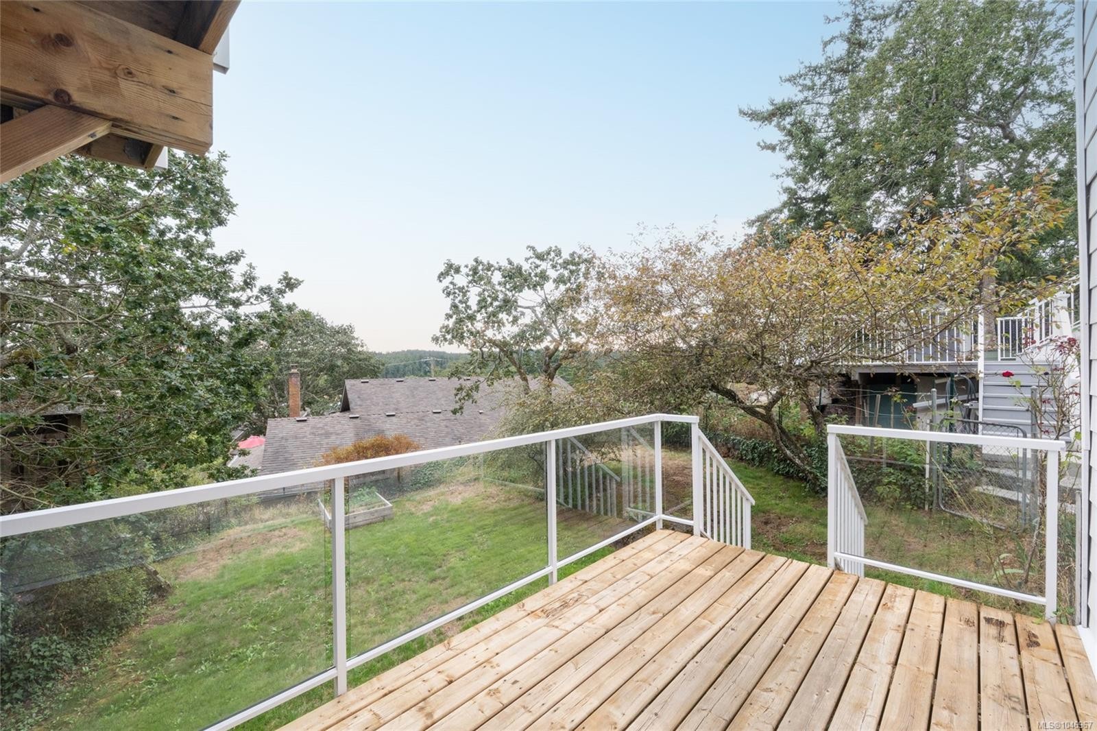 253/255 Heddle Ave, View Royal, BC - Outdoor