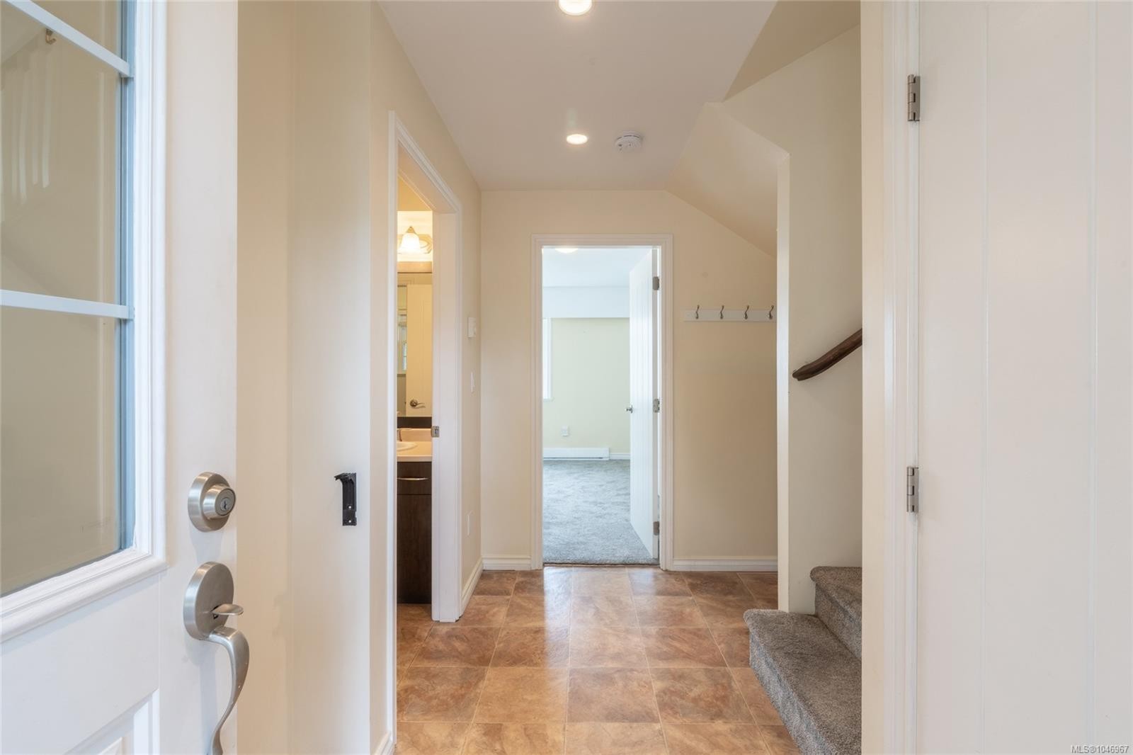 253/255 Heddle Ave, View Royal, BC - Indoor Photo Showing Other Room