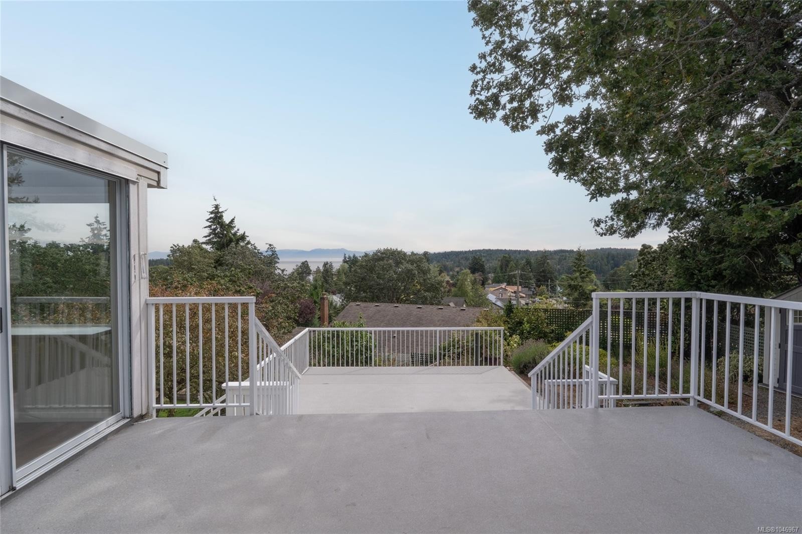 253/255 Heddle Ave, View Royal, BC - Outdoor With Deck Patio Veranda With Exterior