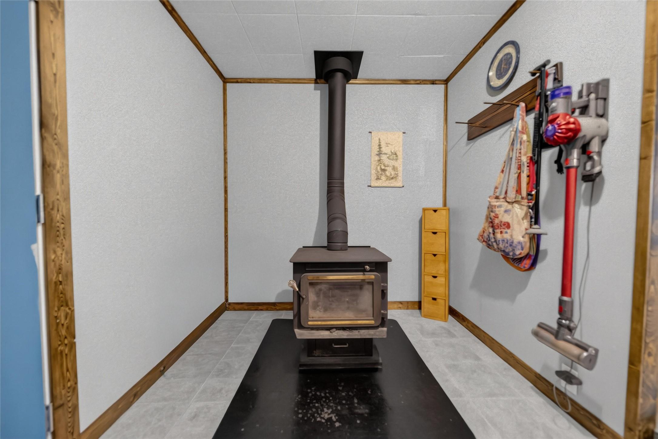 5469 Cory Road, Wynndel, BC - Indoor Photo Showing Other Room