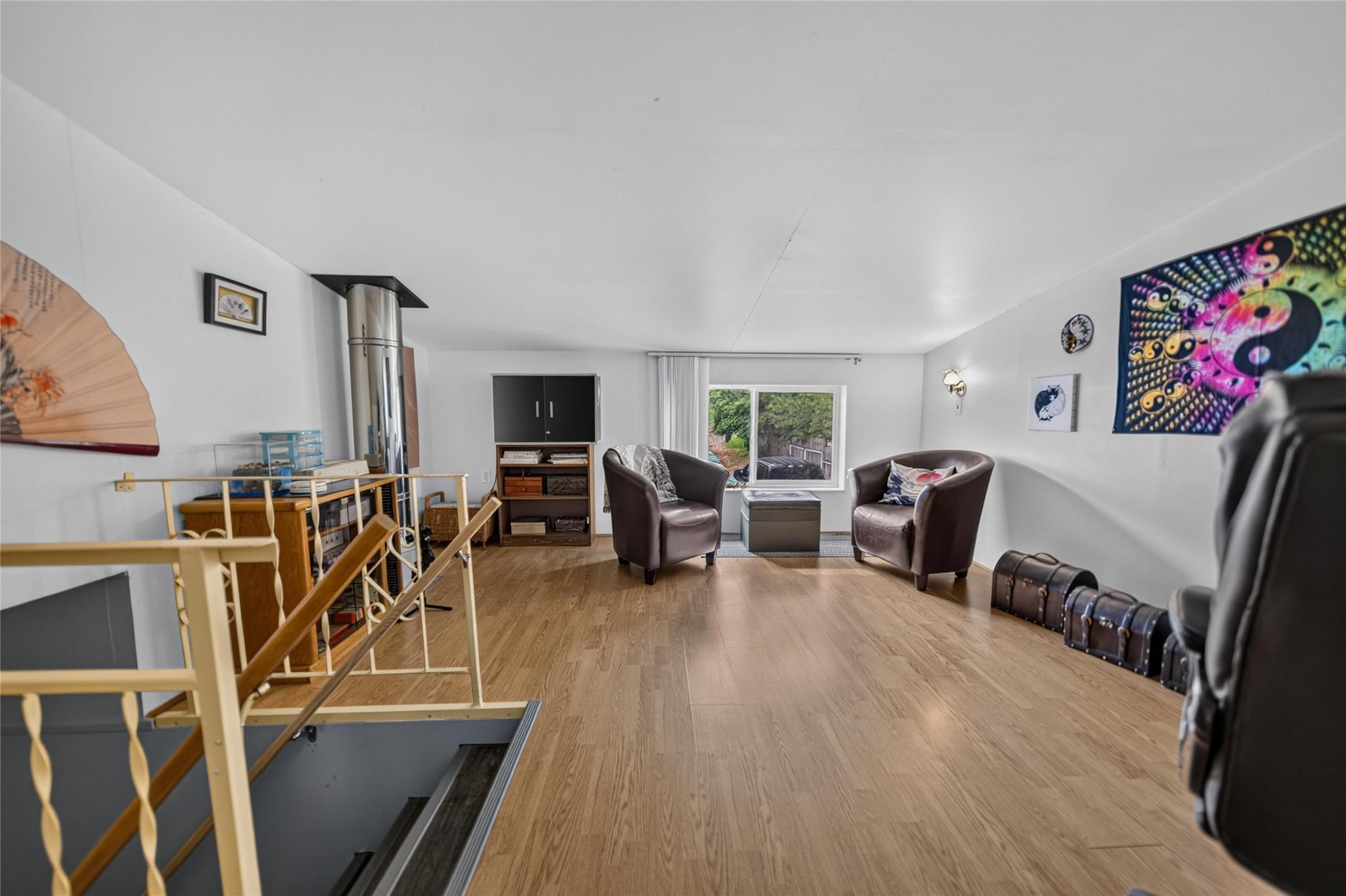 5469 Cory Road, Wynndel, BC - Indoor Photo Showing Dining Room