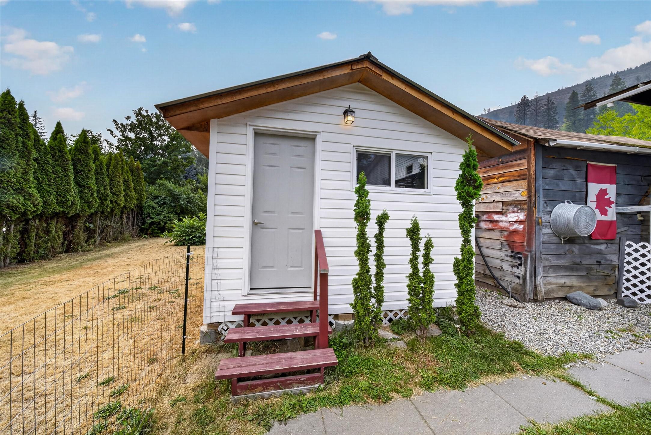 5469 Cory Road, Wynndel, BC - Outdoor