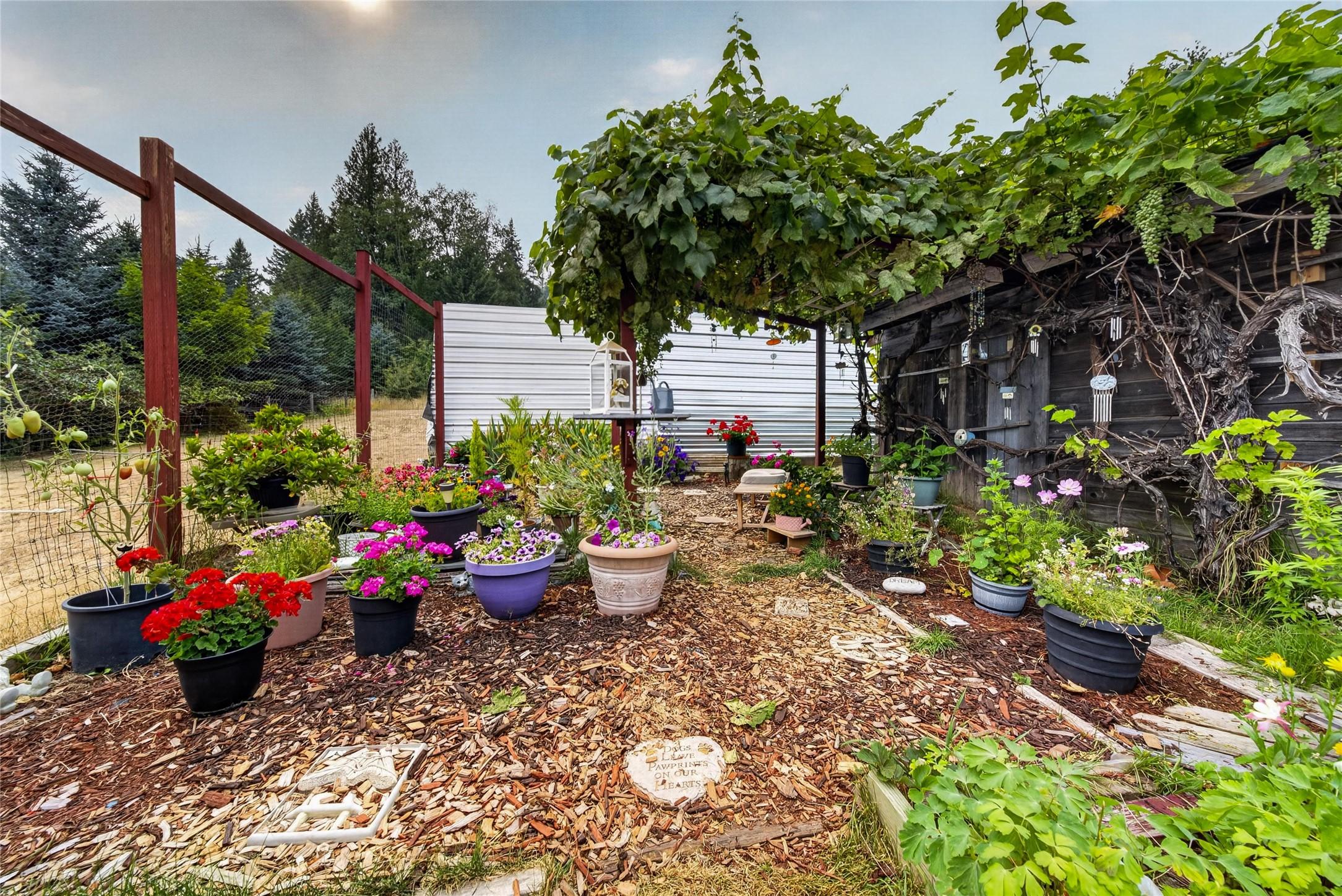 5469 Cory Road, Wynndel, BC - Outdoor