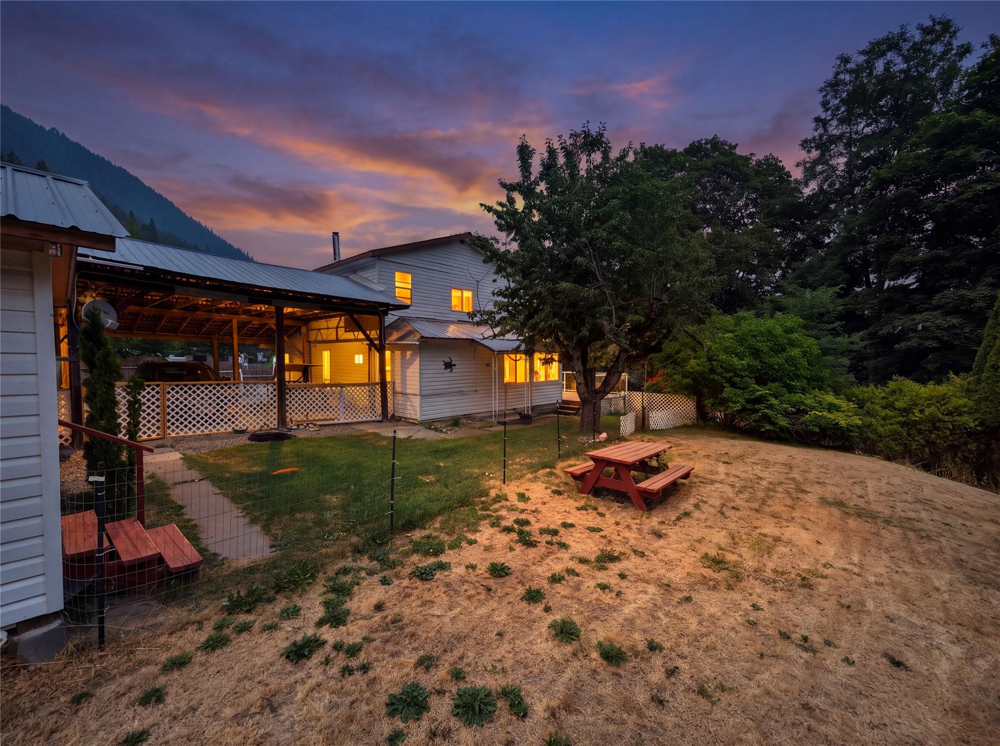 5469 Cory Road, Wynndel, BC - Outdoor With Deck Patio Veranda