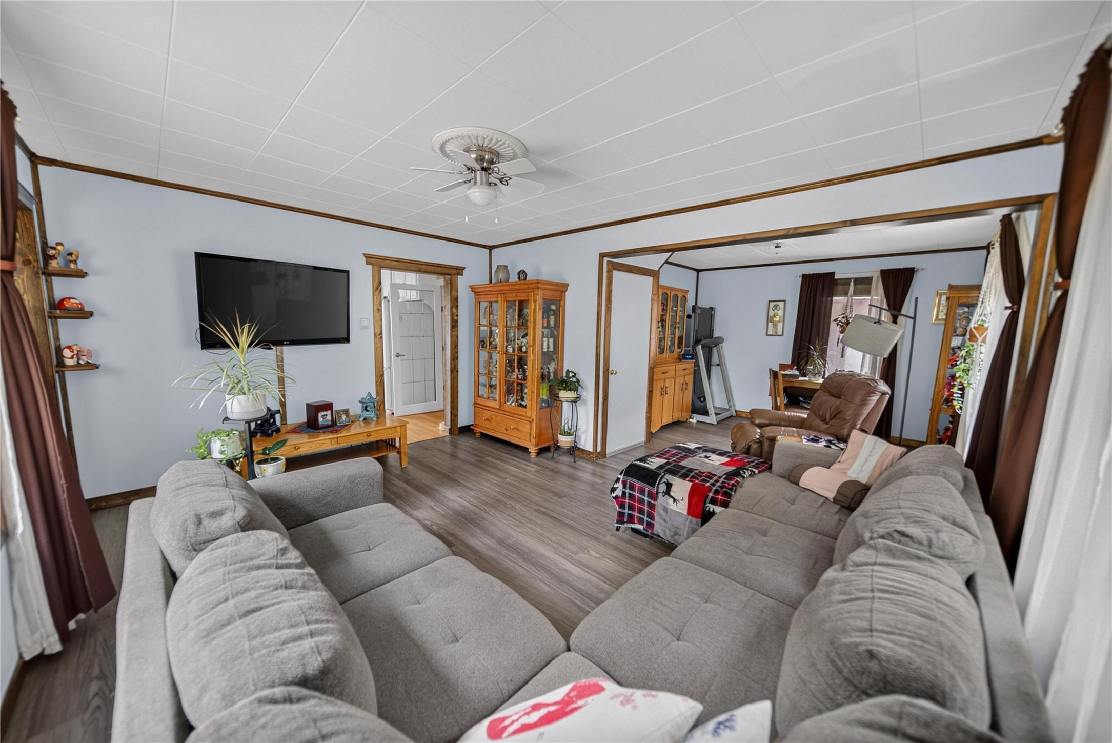5469 Cory Road, Wynndel, BC - Indoor