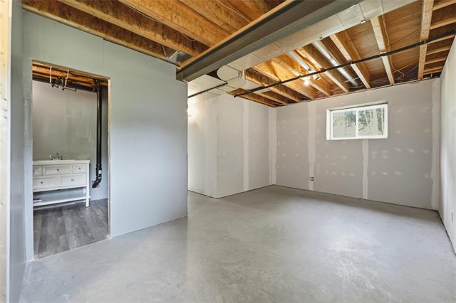 44062 Road 43E Rd, Richer, MB - Indoor Photo Showing Basement