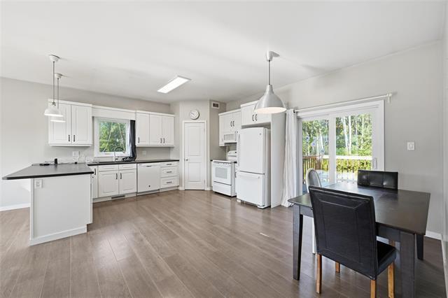 44062 Road 43E Rd, Richer, MB - Indoor