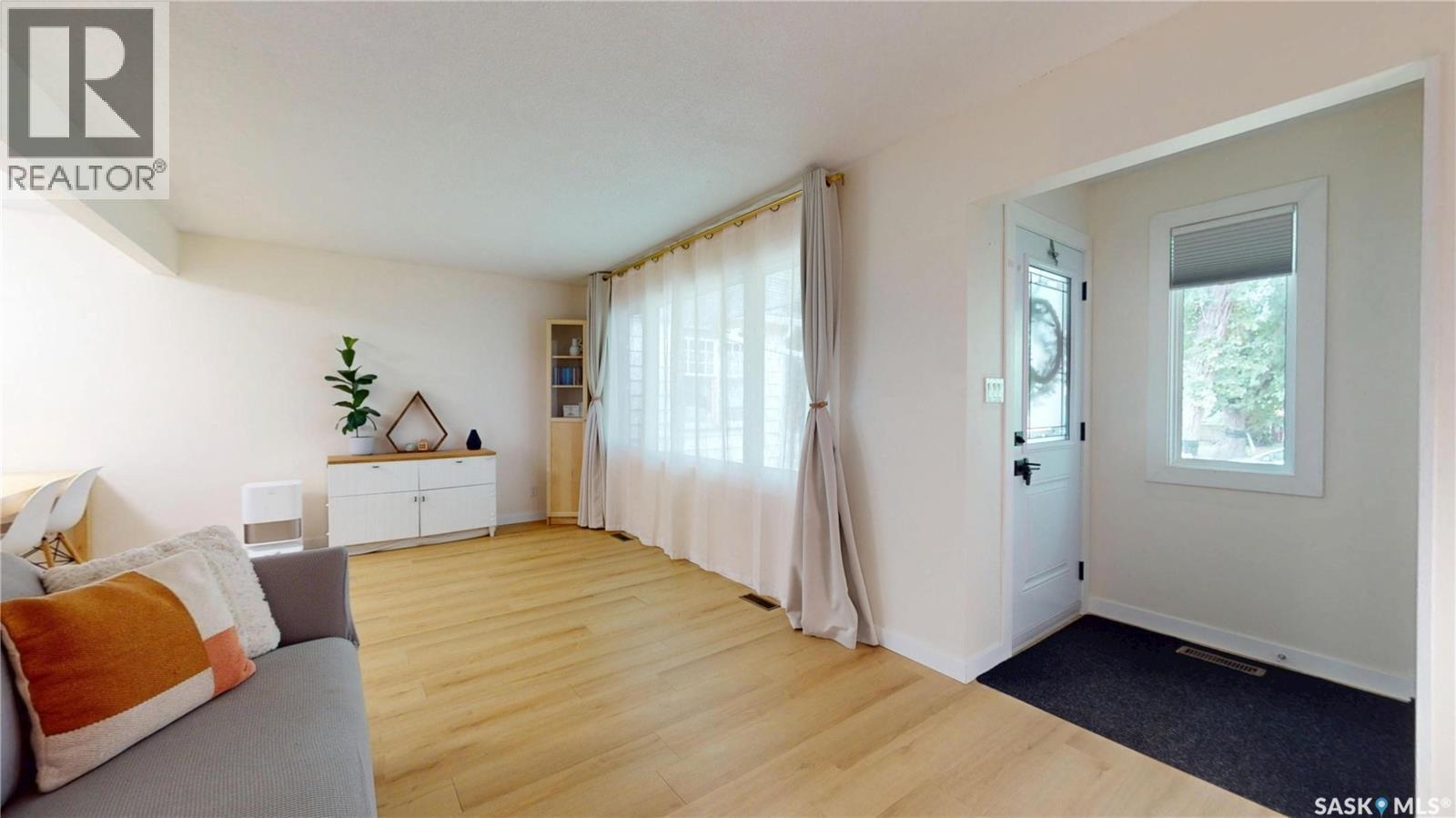 1947 Athol Street, Regina, SK - Indoor
