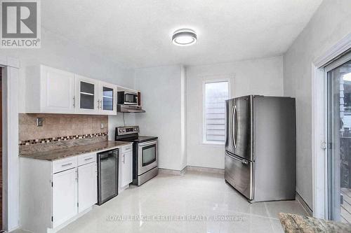 116 Beach Road, Hamilton, ON - Indoor Photo Showing Kitchen
