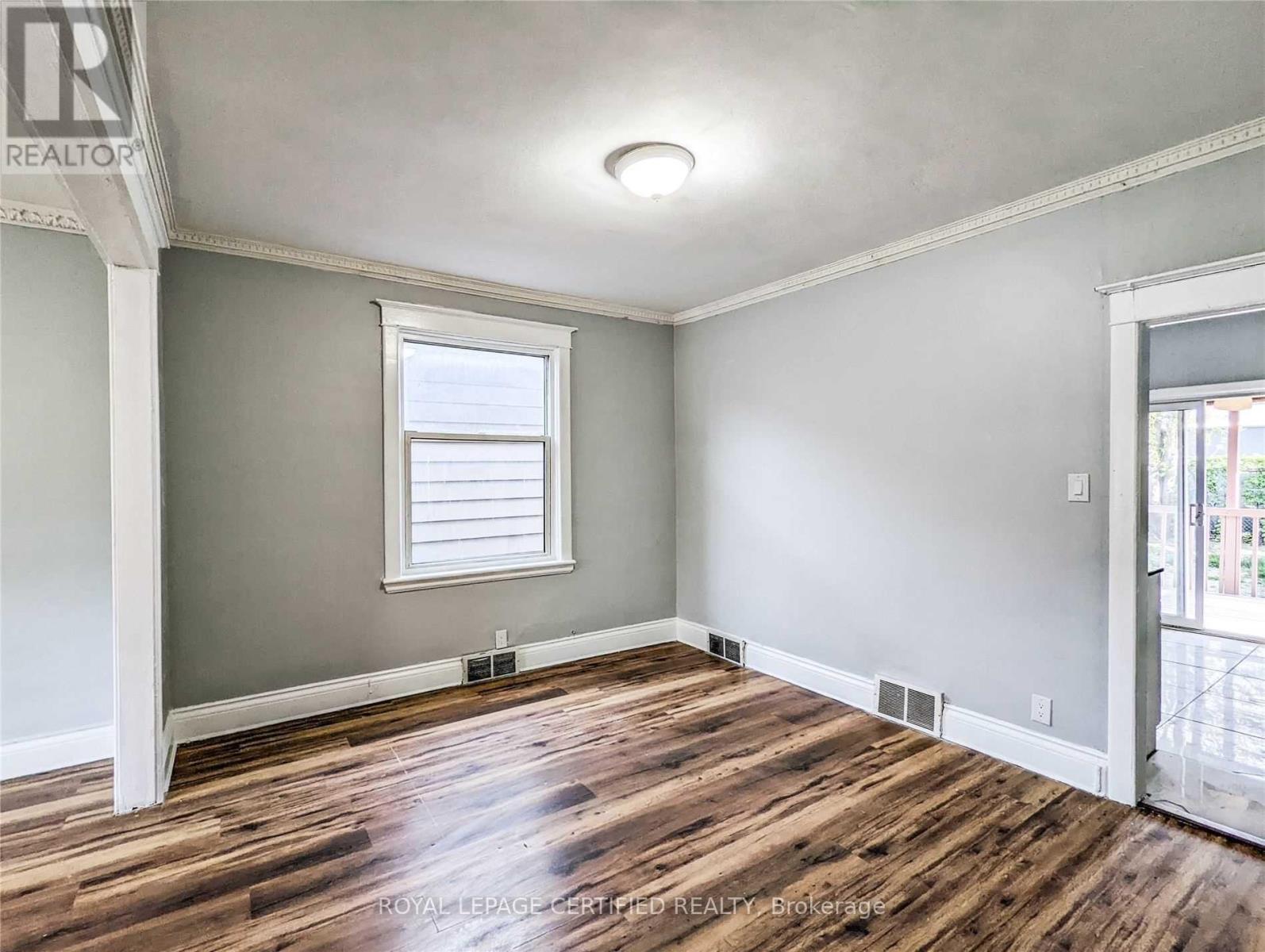 116 Beach Road, Hamilton, ON - Indoor Photo Showing Other Room