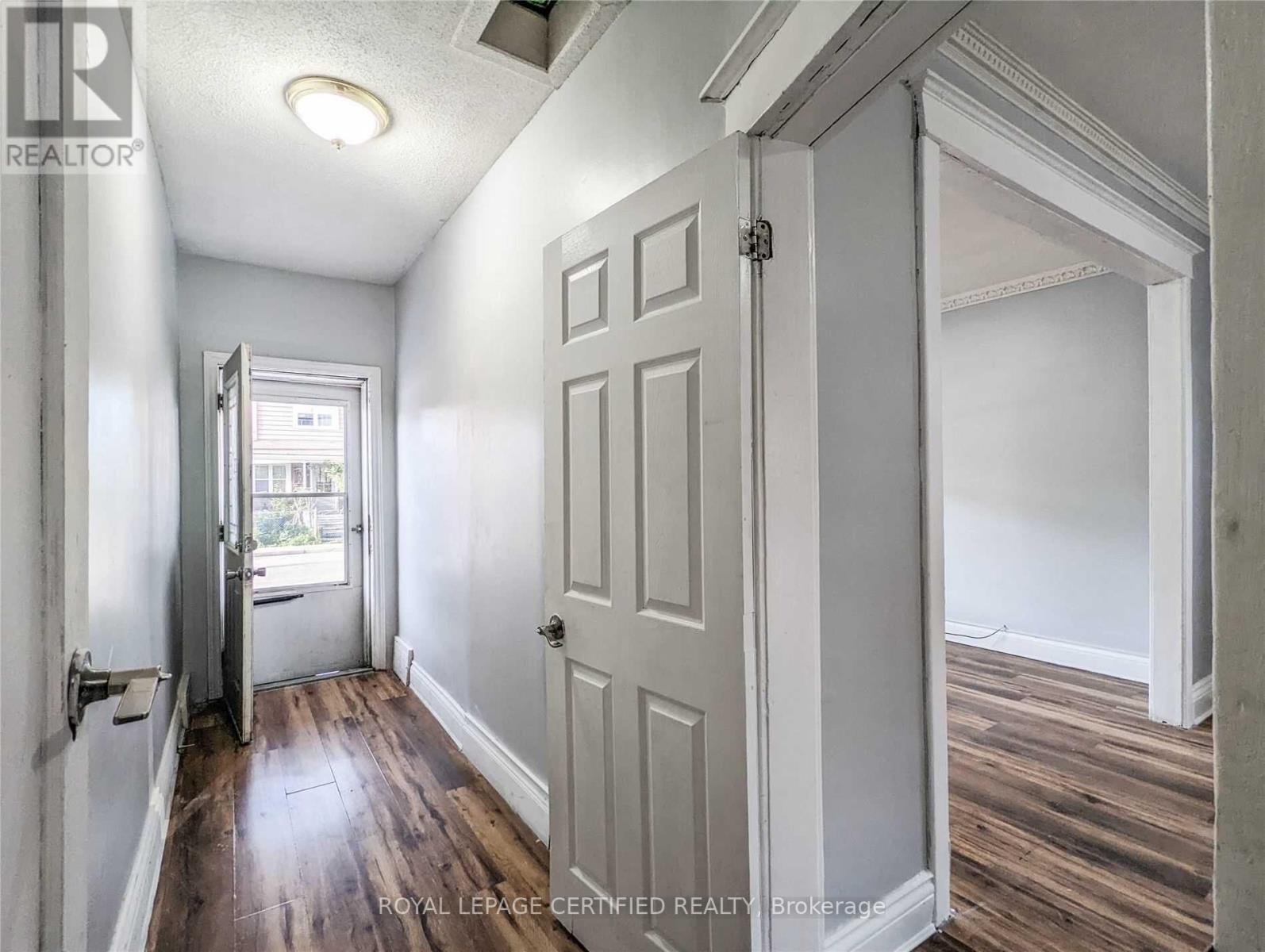 116 Beach Road, Hamilton, ON - Indoor Photo Showing Other Room