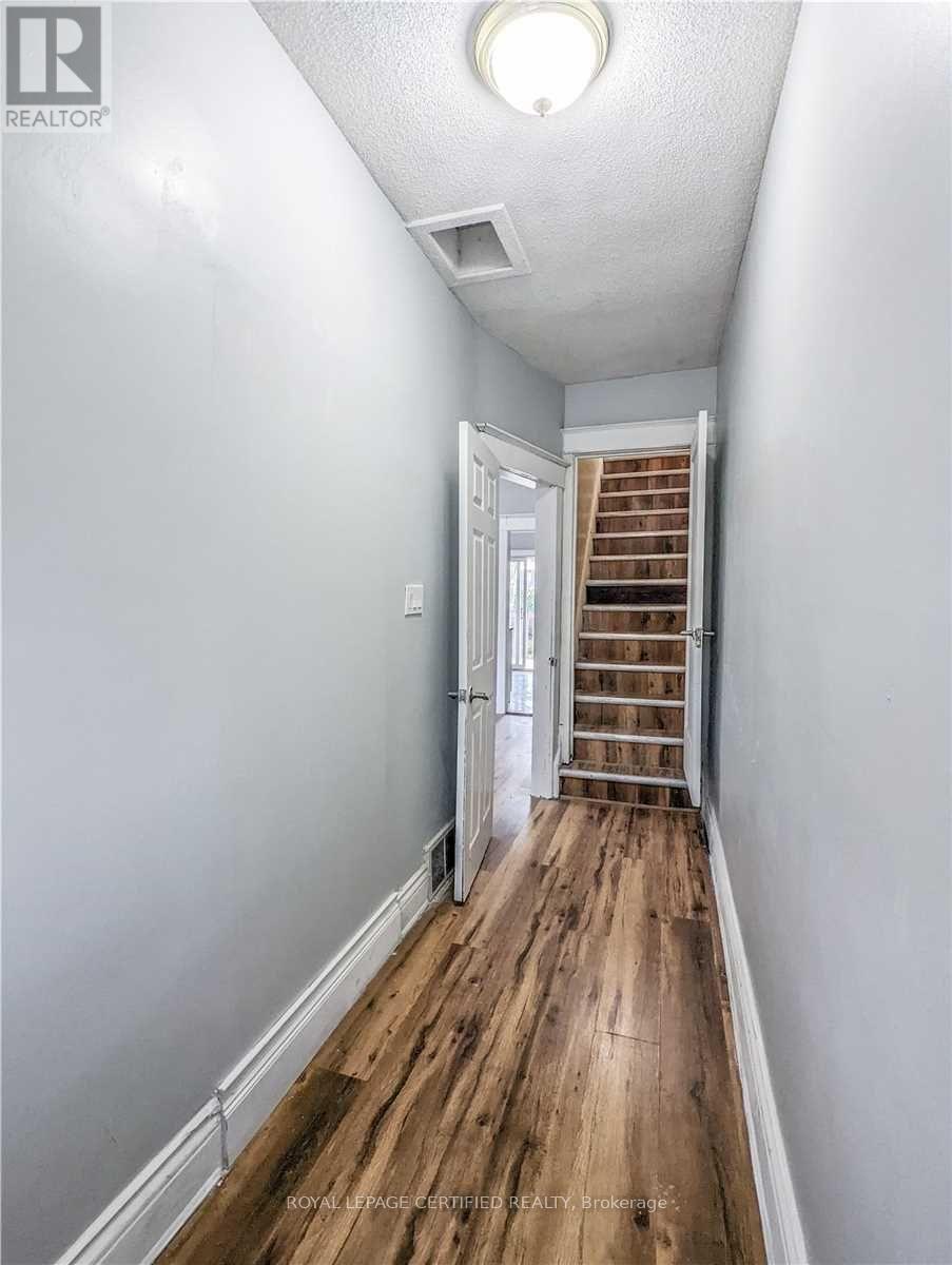 116 Beach Road, Hamilton, ON - Indoor Photo Showing Other Room