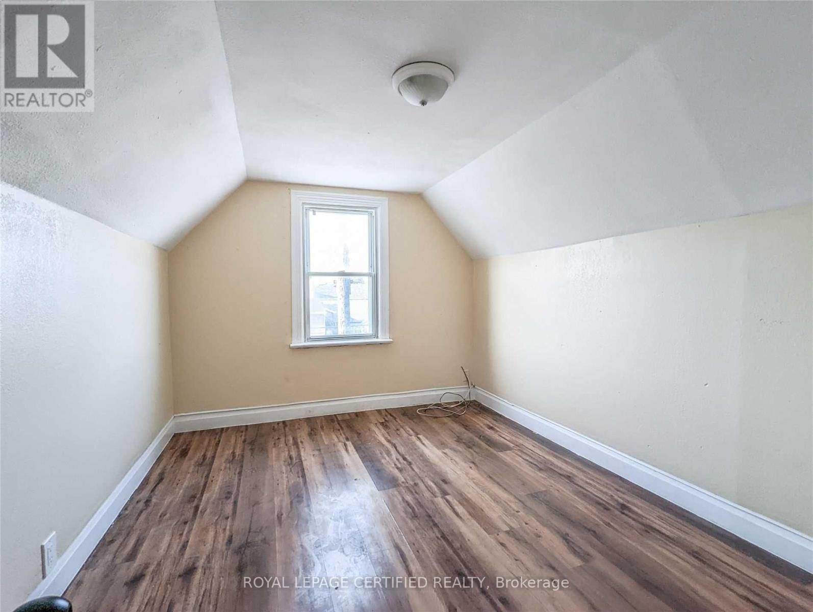 116 Beach Road, Hamilton, ON - Indoor Photo Showing Other Room