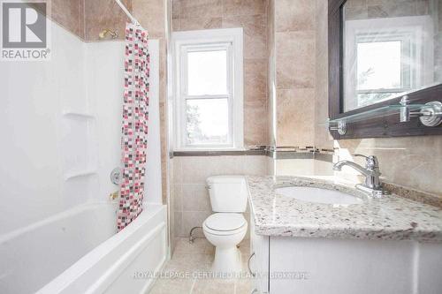 116 Beach Road, Hamilton, ON - Indoor Photo Showing Bathroom