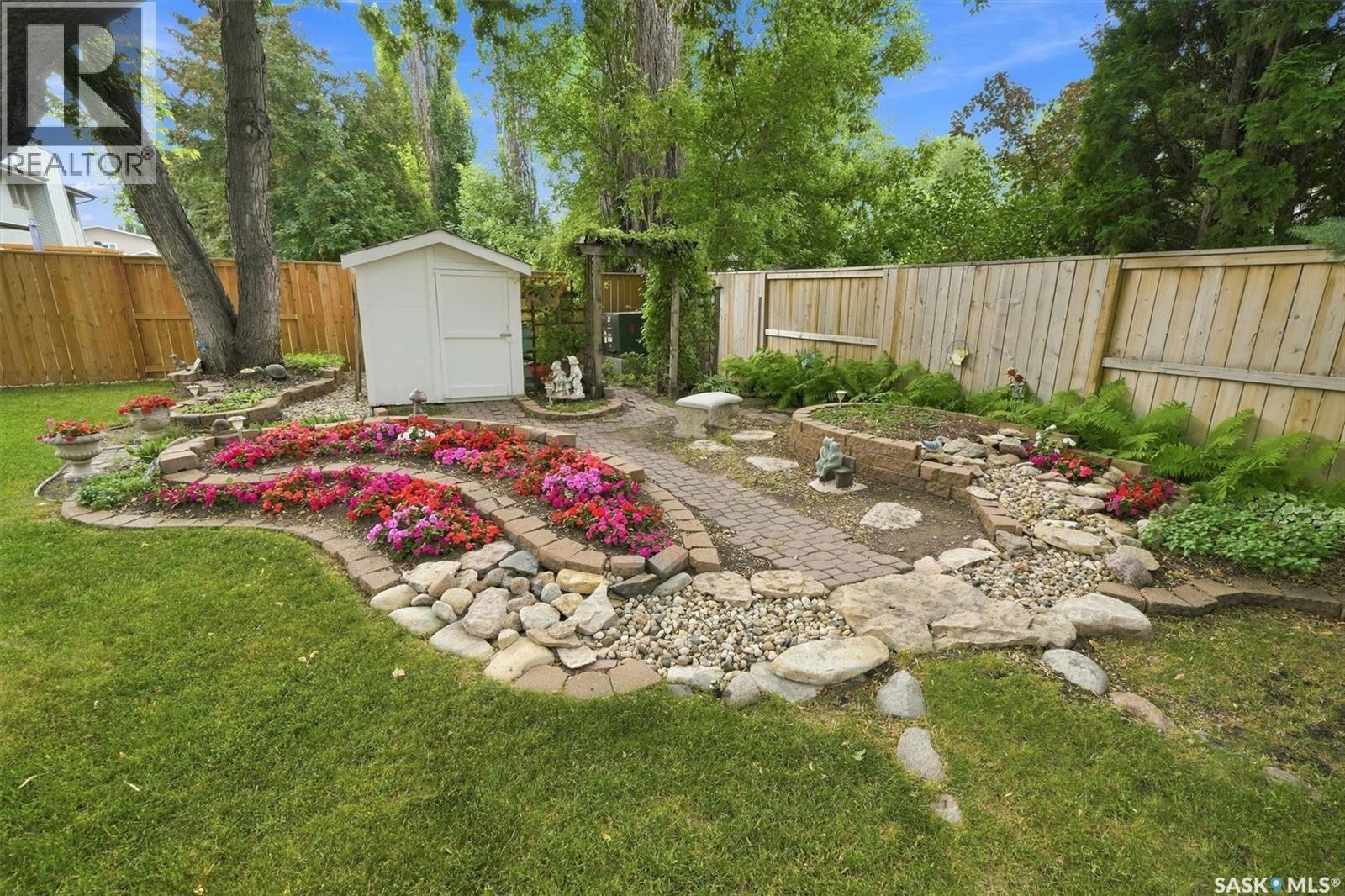 Crescent 211 David Knight Crescent, Saskatoon, SK - Outdoor With Backyard
