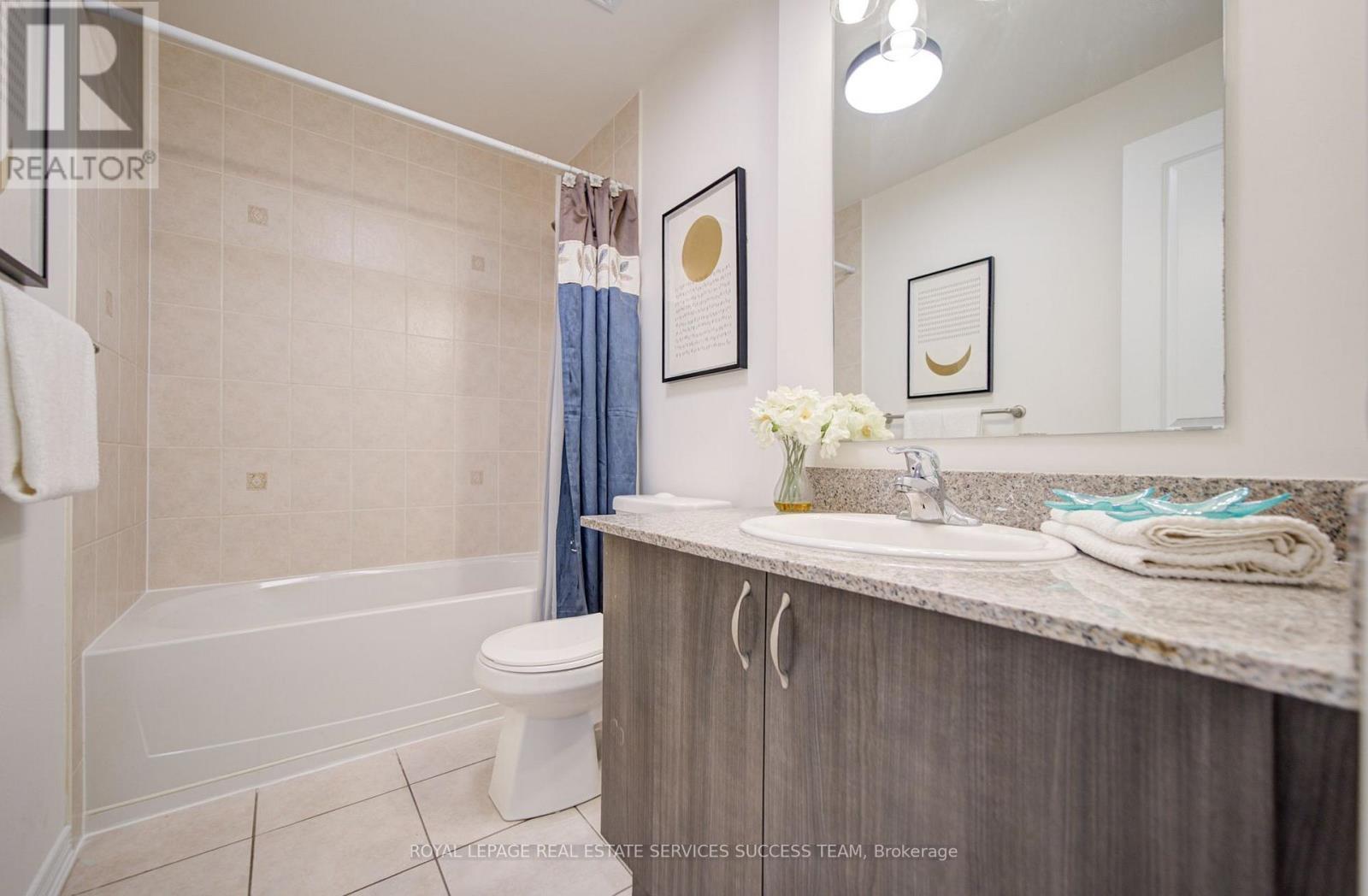45 Ormerod Lane, Richmond Hill, ON - Indoor Photo Showing Bathroom