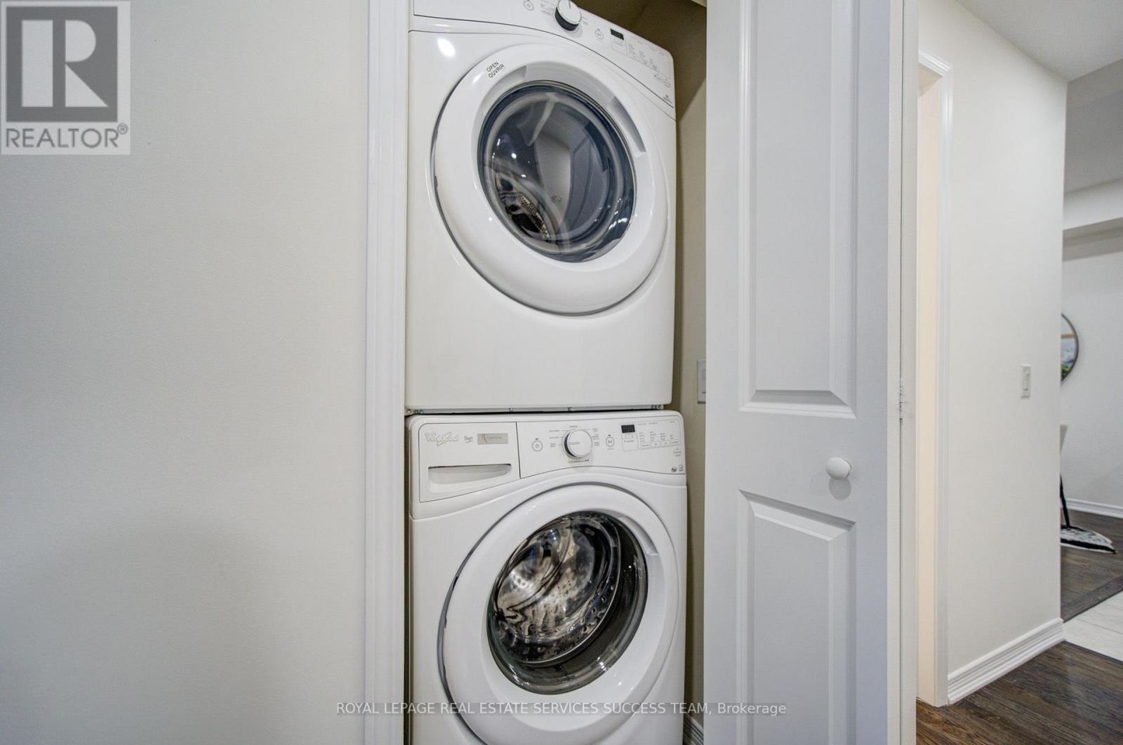 45 Ormerod Lane, Richmond Hill, ON - Indoor Photo Showing Laundry Room