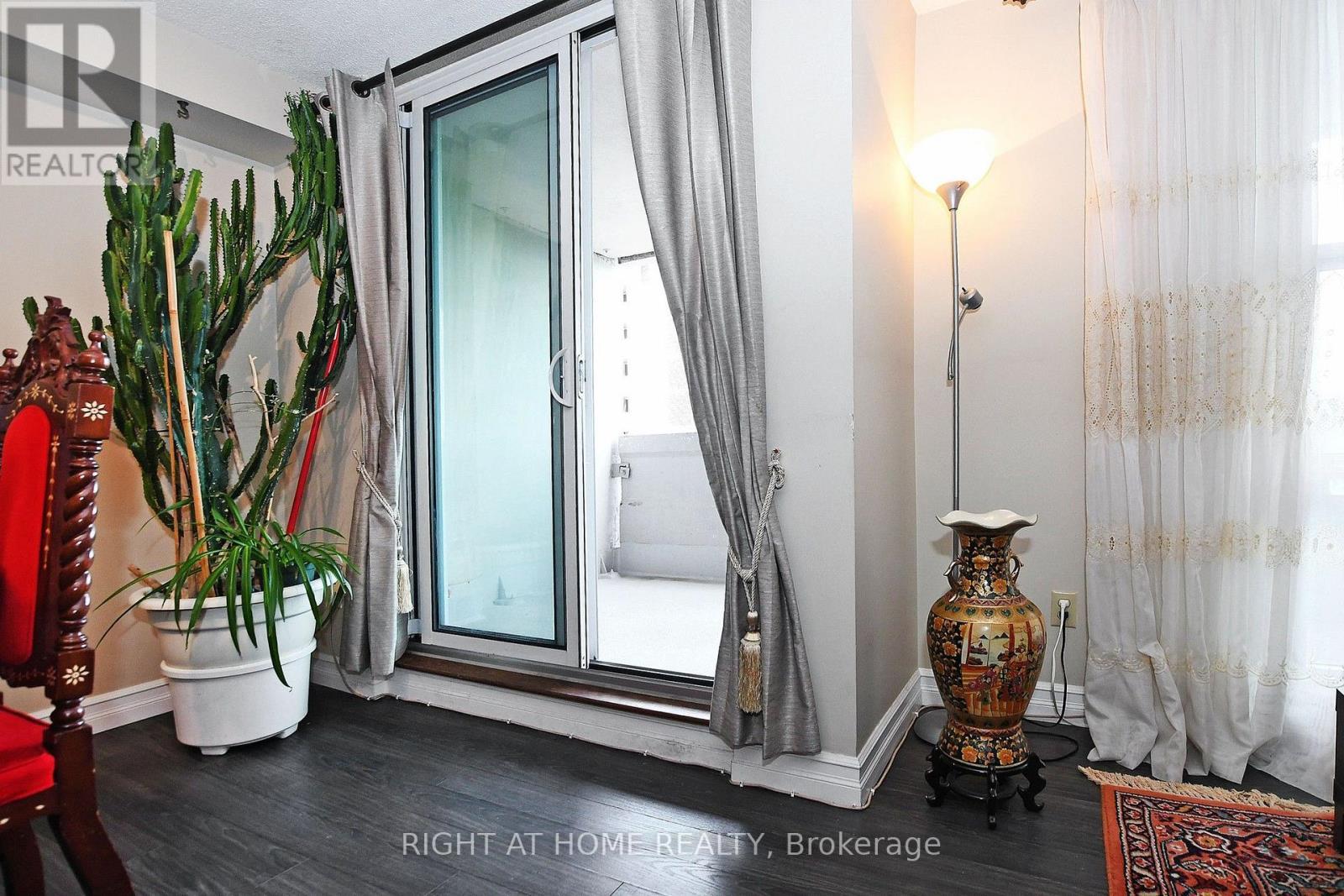 806 - 60 Inverlochy Boulevard, Markham, ON - Indoor Photo Showing Other Room
