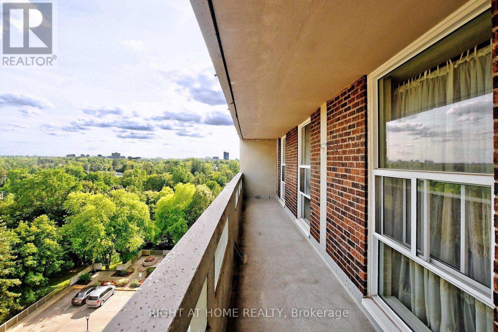 806 - 60 Inverlochy Boulevard, Markham, ON - Outdoor