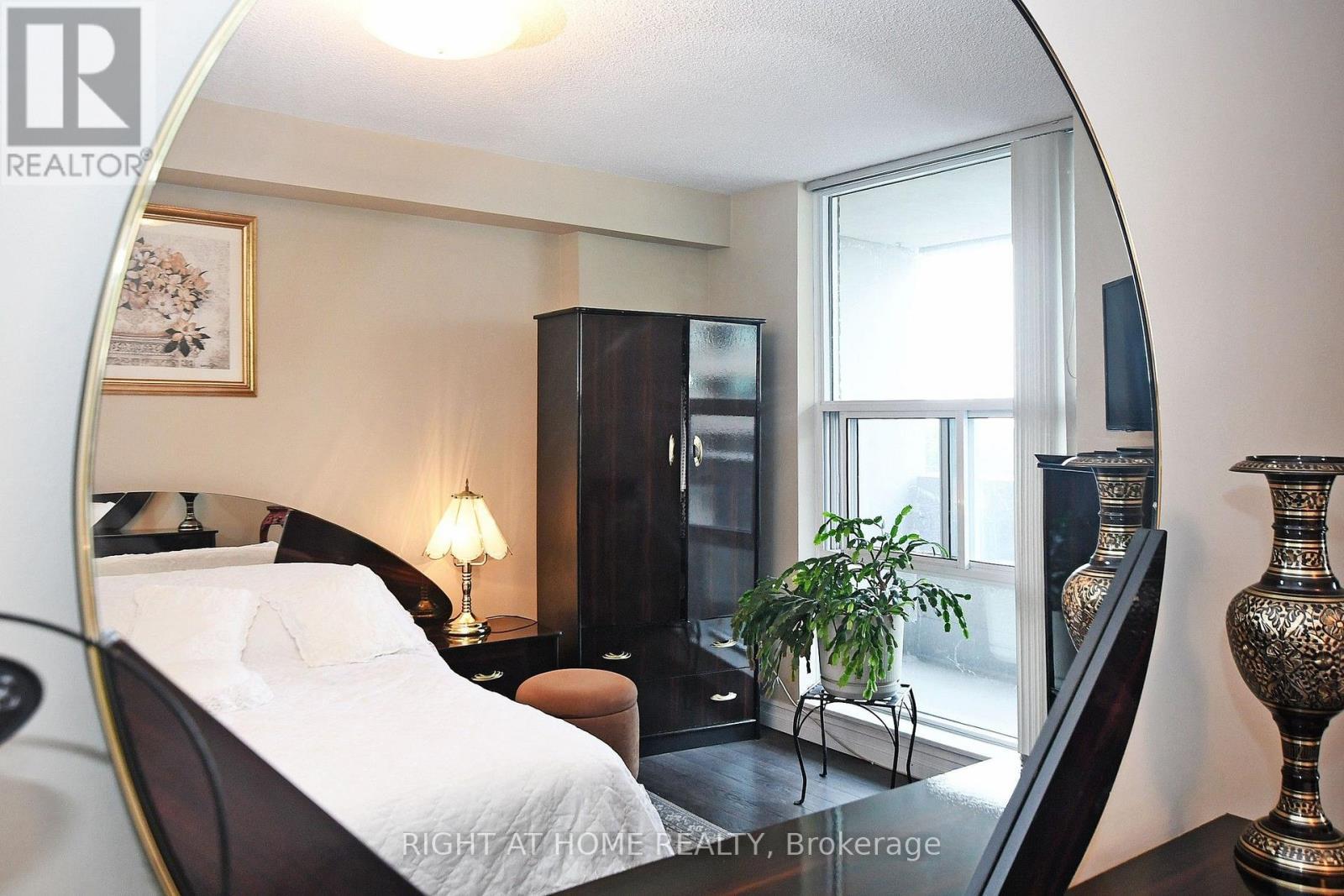 806 - 60 Inverlochy Boulevard, Markham, ON - Indoor Photo Showing Bedroom