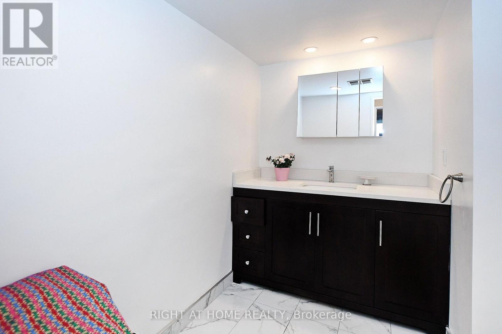806 - 60 Inverlochy Boulevard, Markham, ON - Indoor Photo Showing Bathroom