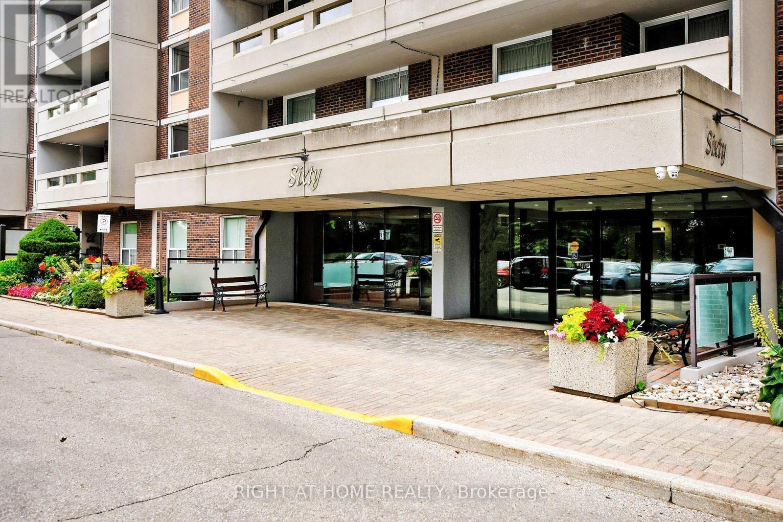 806 - 60 Inverlochy Boulevard, Markham, ON - Outdoor With Balcony