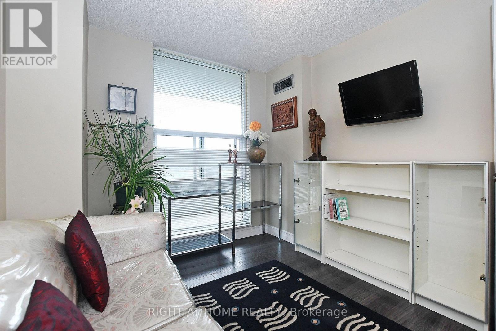 806 - 60 Inverlochy Boulevard, Markham, ON - Indoor Photo Showing Other Room